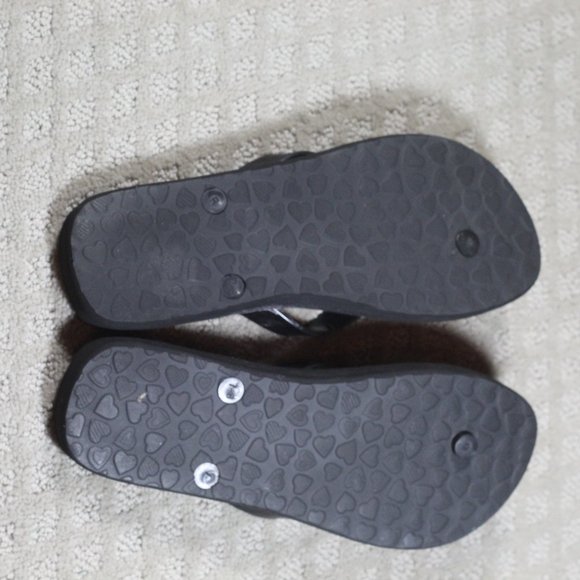 Brighton Size 7/8 Floral Flip Flops with Silver-toned Flower Accent - Picture 5 of 6